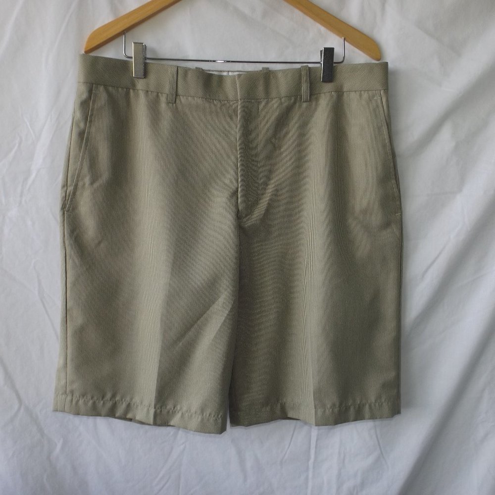 Walter Hagen Golf Shorts, Khaki Size 36, EUC!